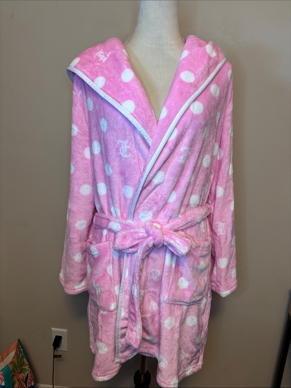 Juicy Couture HOODED LUXE PLUSH ROBE